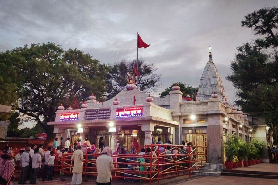 "Scenic Route from Ayodhya to Devi Patan Temple – Spiritual Journey Illustration" "Illustration of the route from Ayodhya to Devi Patan Temple in Tulsipur, highlighting key landmarks and the spiritual path for pilgrims."